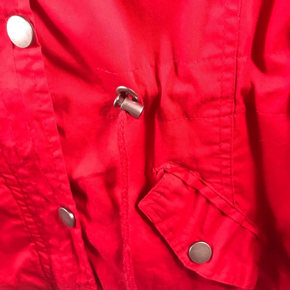 Red Jacket trendy utility style with hood NWT small zip down - Picture 4 of 8